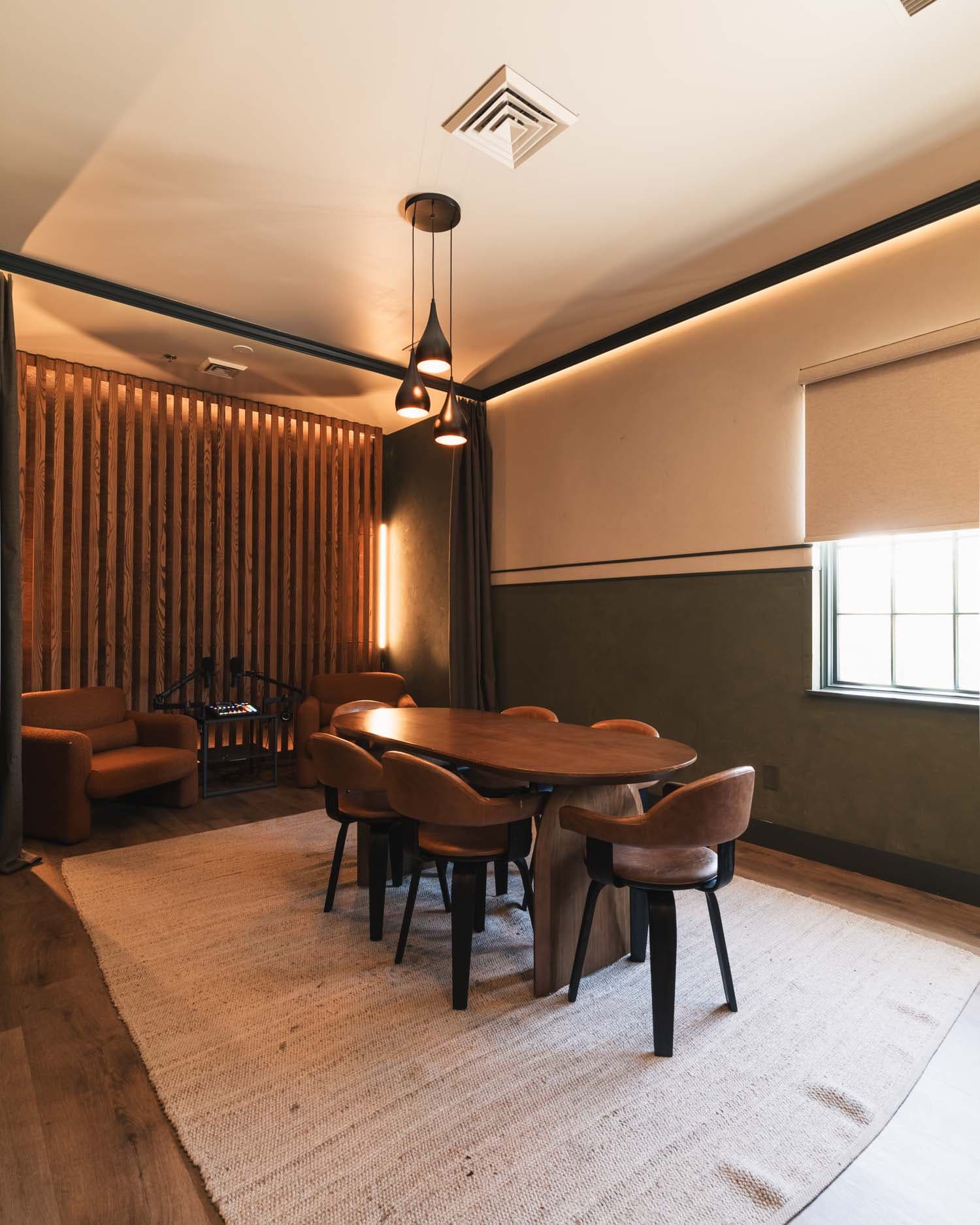 Feybl connect room